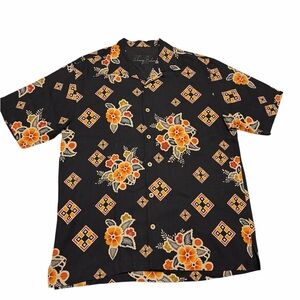 Men’s medium Tommy Bahama silk Hawaiian shirt